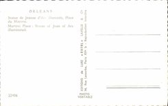 CPM Orleans Statue de Jeanne d'Arc illuminee Place du Martroi