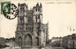 VINTAGE POSTCARD Amiens Frontage of the Cathedral