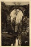 VINTAGE POSTCARD Paris While Strolling Park of the Chaumont Hillocks