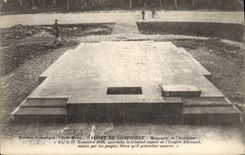 Taladro de la POSTAL de la VENDIMIA del monumento de Compiegne del armisticio de Militaria