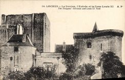 CPA Loches Le Donjon L'Entree et la Cour Louis XI