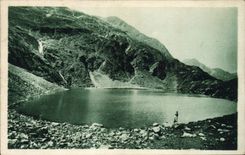 VINTAGE POSTCARD Luchon the Green Lake