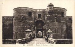CPA Angers Entree Du Chateau