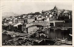 CPA Marseille Le Vieux Port et ND de la Garde Bateaux