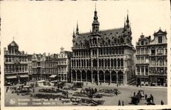 VINTAGE POSTCARD Brussels Grand Places House of the king