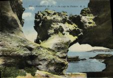 VINTAGE POSTCARD Biarritz the Cabin Of the Theater