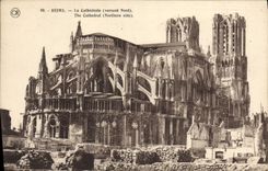 CPA Reims La Cathedrale Militaria