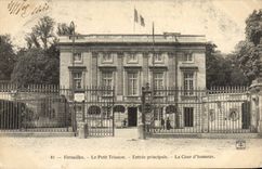 VINTAGE POSTCARD Versailles Small Trianon Main entrance