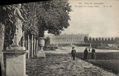CPA Parc De Versailles Un Coin Du Tapis Vert