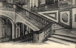 VINTAGE POSTCARD Palate of Versailles the Marble Staircase