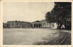 VINTAGE POSTCARD Large Trianon Frontage on the Versailles court