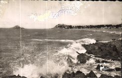 MODERN CARD the Valley Andre the Beach Verdelet seen of the rocks of the walls white