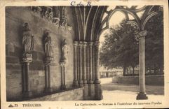 CPA Treguier La Cathedrale Statues a l'interieur du nouveau porche