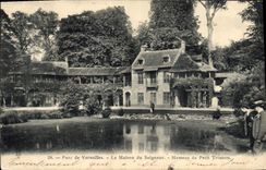 VINTAGE POSTCARD Park of Versailles the House of the Lord Hamlet of Small Trianon