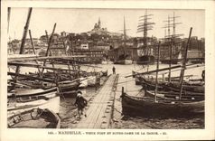 CPA Marseille Vieux Port Et Notre Dame De La Garde Bateaux