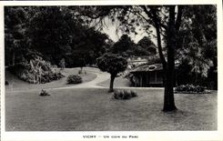 CPA Vichy Un Coin Du Parc