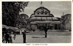 CPA Vichy Le Casino Vu Du Parc