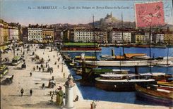 CPA Marseille Le Quai des Belges et Notre Dame de la Garde Bateaux