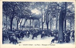 CPA Vichy Le Parc Kiosque A Musique