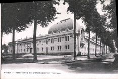 CPA Vichy Perspective De L'Etablissement Thermal