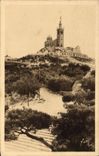 CPA Marseille Notre Dame De la Garde La basilique et la colline