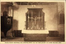CPA Rond Point Central De L'Hotel Dieu