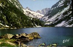 CPM Les Pyrenees Environs De Cauterets Le lac de Gaube et le Vignemale