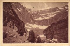 VINTAGE POSTCARD Gavarnie the Circus And the Hotel