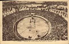 POSTAL Nimes interior de la VENDIMIA de arena durante una corrida de la corrida