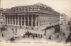 CPA Bourdeaux Le Grand Theatre Tramway