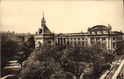 VINTAGE POSTCARD the Pyrenees Ocean Toulouse Frontage Of Capitole Keep and public garden