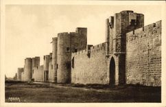 CPA Aigues Mortes Les Remparts Du Sud