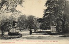 VINTAGE POSTCARD Toulouse Main entrance Of the Large Round Garden