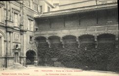VINTAGE POSTCARD Toulouse Court Of the Hotel D' Assezat Coursiere Henri III