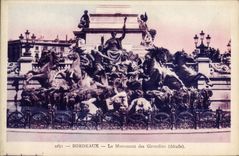 CPA Bordeaux Le Monument des Girondins