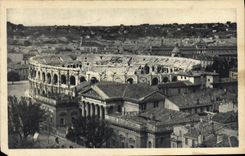 CPA Nimes Les Arenes et Vue Generale