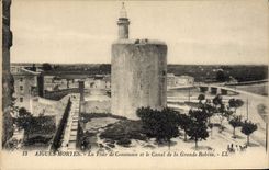 CPA Aigues Mortes La Tour De Constance Et Le Canal De La Grande Robine