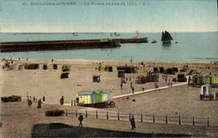 VINTAGE POSTCARD Boulogne On Sea the Beach And Piers