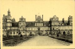 CPA Chateau De Fontainebleau