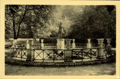 VINTAGE POSTCARD Castle De Fontainebleau Fountain of Diane