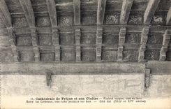 CPA Cathedrale De Frejus Et Son Cloitre Plafond unique tout en bois Entre les corbeaux tres riche peinture sur bois 