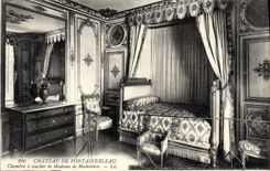VINTAGE POSTCARD Castle of Fontainebleau Chambre has to lay down Madam de Maintenon