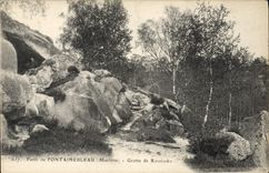 VINTAGE POSTCARD Drill of Fontainebleau Cave of Kosciusko