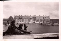 CPA Palais De Versailles Facade du chateau sur les parterres d'eau 