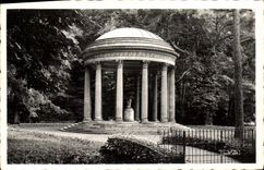 VINTAGE POSTCARD Palate Of Versailles the Hamlet the Temple of the Love