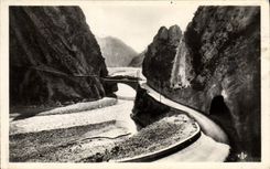 VINTAGE POSTCARD High Valley Of the VAr Bridge De Gueydan the Gate Of the High-VAr