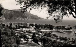 CPM Beaulieu Sur Mer La Baie Des Fourmis La Villa Kerylos Au fond le cap d'Ail