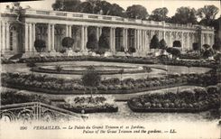 CPA Versailles Le Palais Du Grand Trianon Et les Jardins