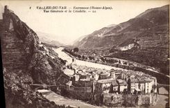 VINTAGE POSTCARD Valley Of the VAr Entrevaux View And the Citadel