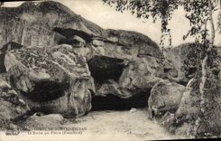 VINTAGE POSTCARD Fontainebleau the Rock Which Cries Franchard